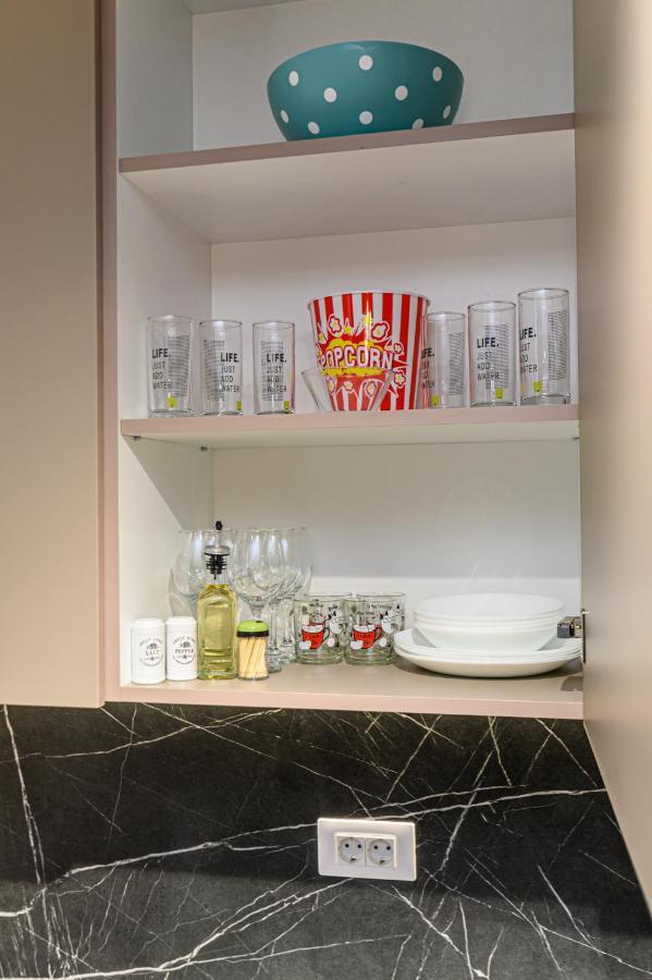 Green Wood Apartment Brasov Bagian luar foto