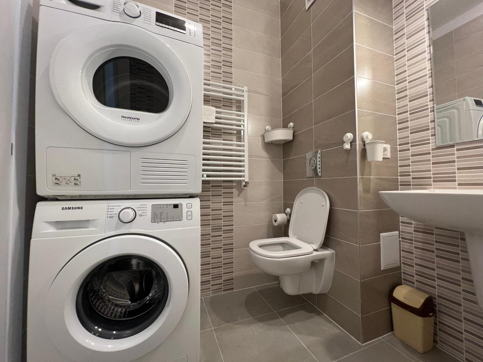 Green Wood Apartment Brasov Bagian luar foto